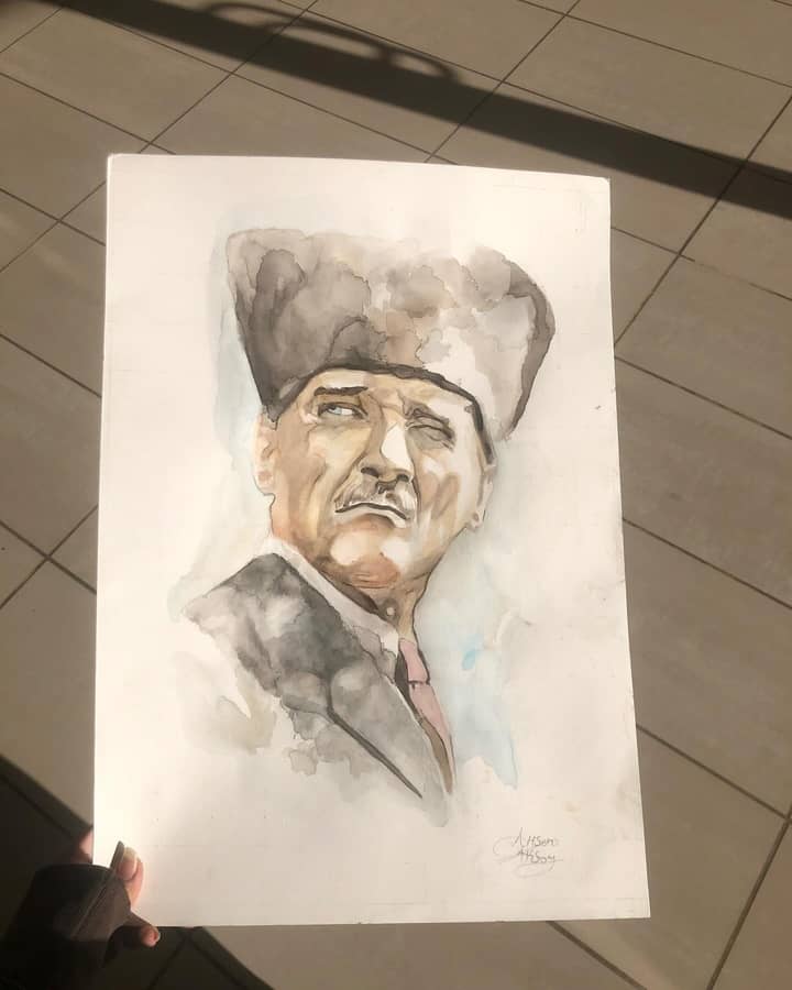 Kalpaklı Atatürk portresi — Sulu boya — kâğıt üzerine, ızgara yöntemiyle